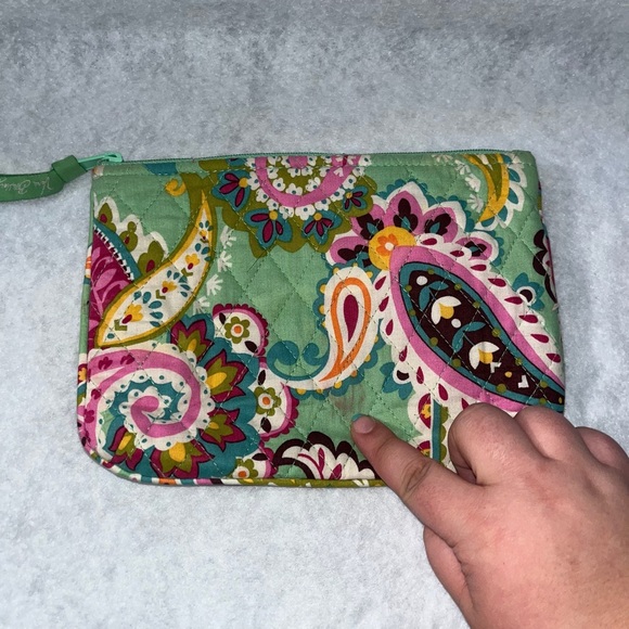 Set of 4 Vera Bradley bags with a variety of sizes - Picture 8 of 16